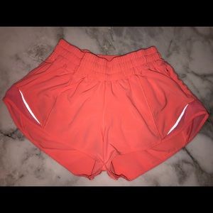 Lululemon Hotty Hot Shorts 2.5”